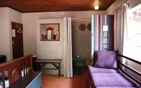Rocks & Roses Farm Stay